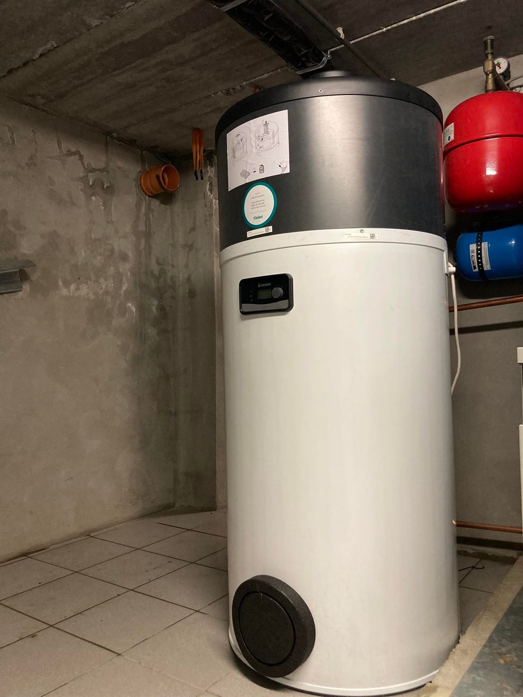 Geplaatste warmtepompboiler voor sanitair warm water